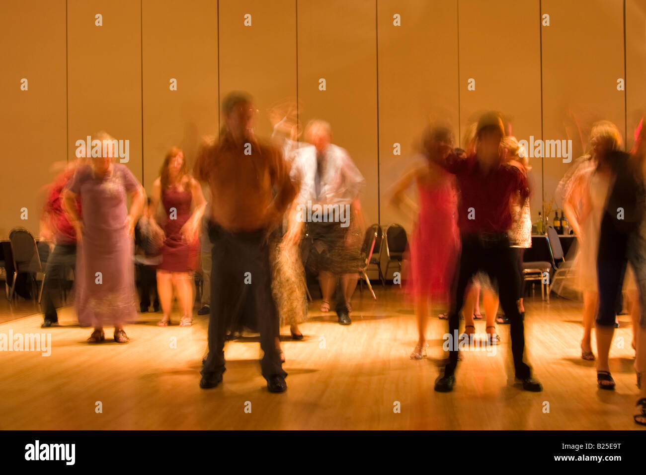 Macarena dance Fotos und Bildmaterial in hoher Auflösung Alamy