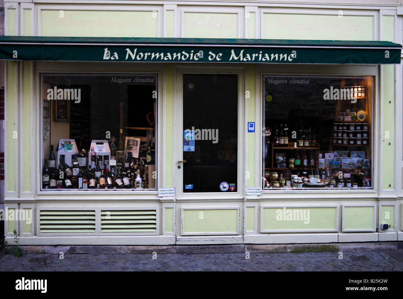 Normandie-Shop Honfleur Frankreich Europa Stockfoto