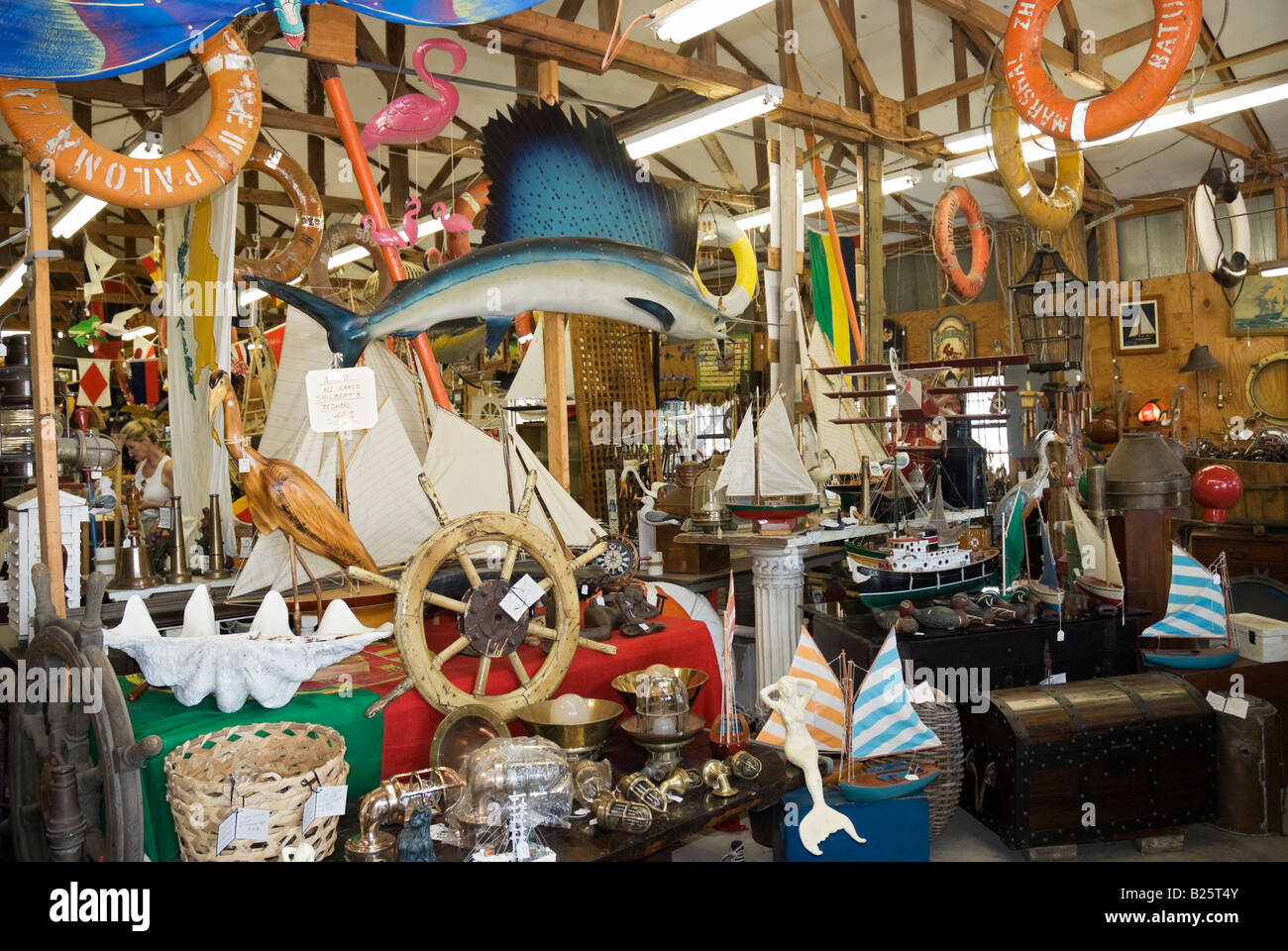 Die Zinn vergossen nautische Antiquitäten speichern und Apalachicola, Florida Stockfoto