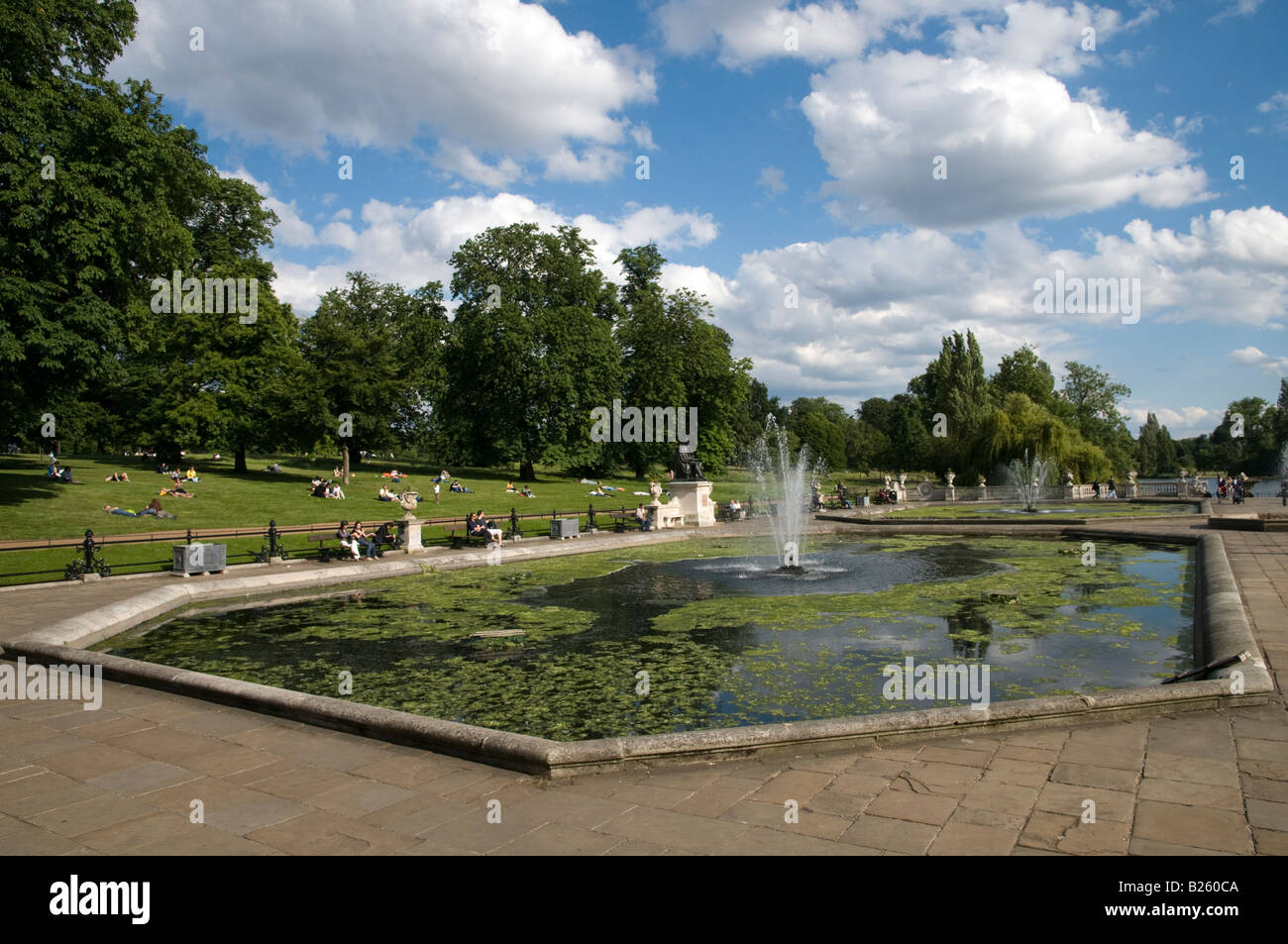 The Italian Gardens in Kensington Gardens, London, England, Großbritannien Stockfoto
