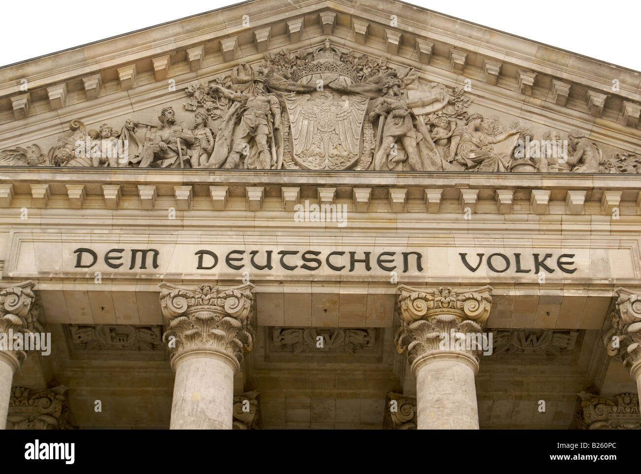 Dem Deutschen Volke (das deutsche Volk), geschrieben am Deutschen Bundestag Stockfoto