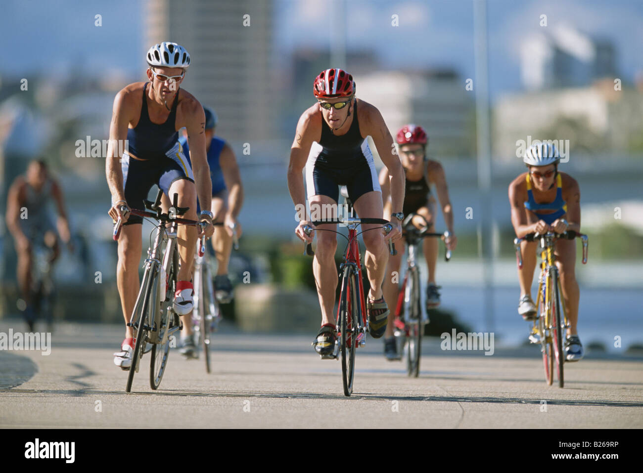 Triathloners Radfahren Stockfoto