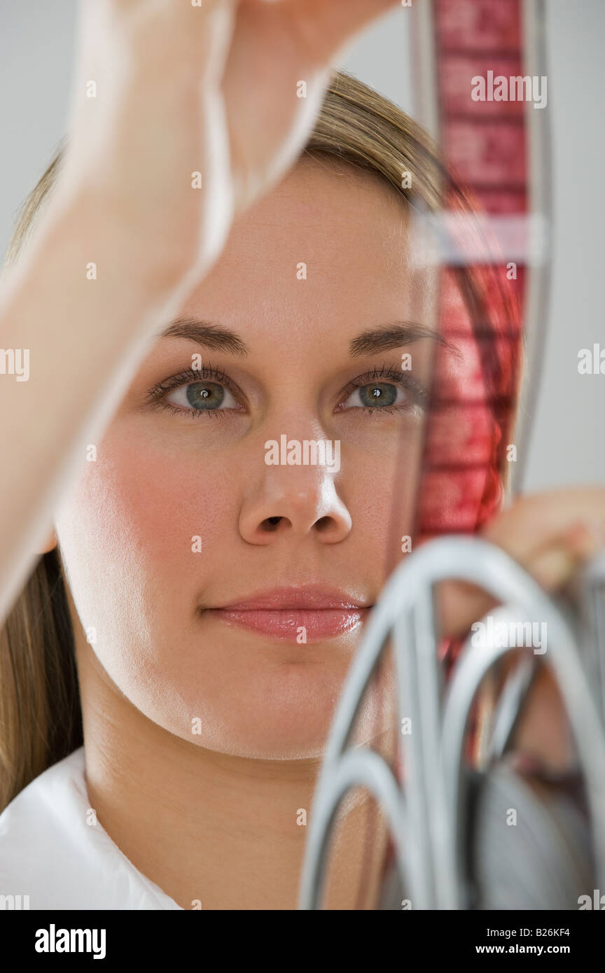 Frau Film Film betrachten Stockfoto