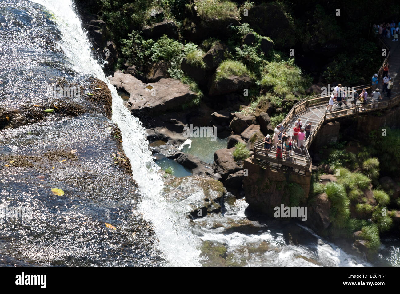 Aussichtsplattform und Wasserfall, Nationalpark Iguazu Argentinien Stockfoto