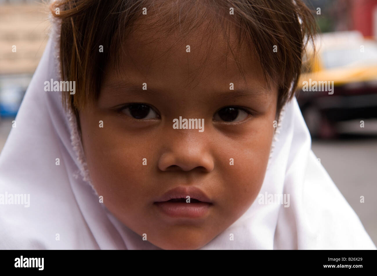 Porträt eines jungen muslimischen Mädchens genommen in Bangkok, Thailand Stockfoto