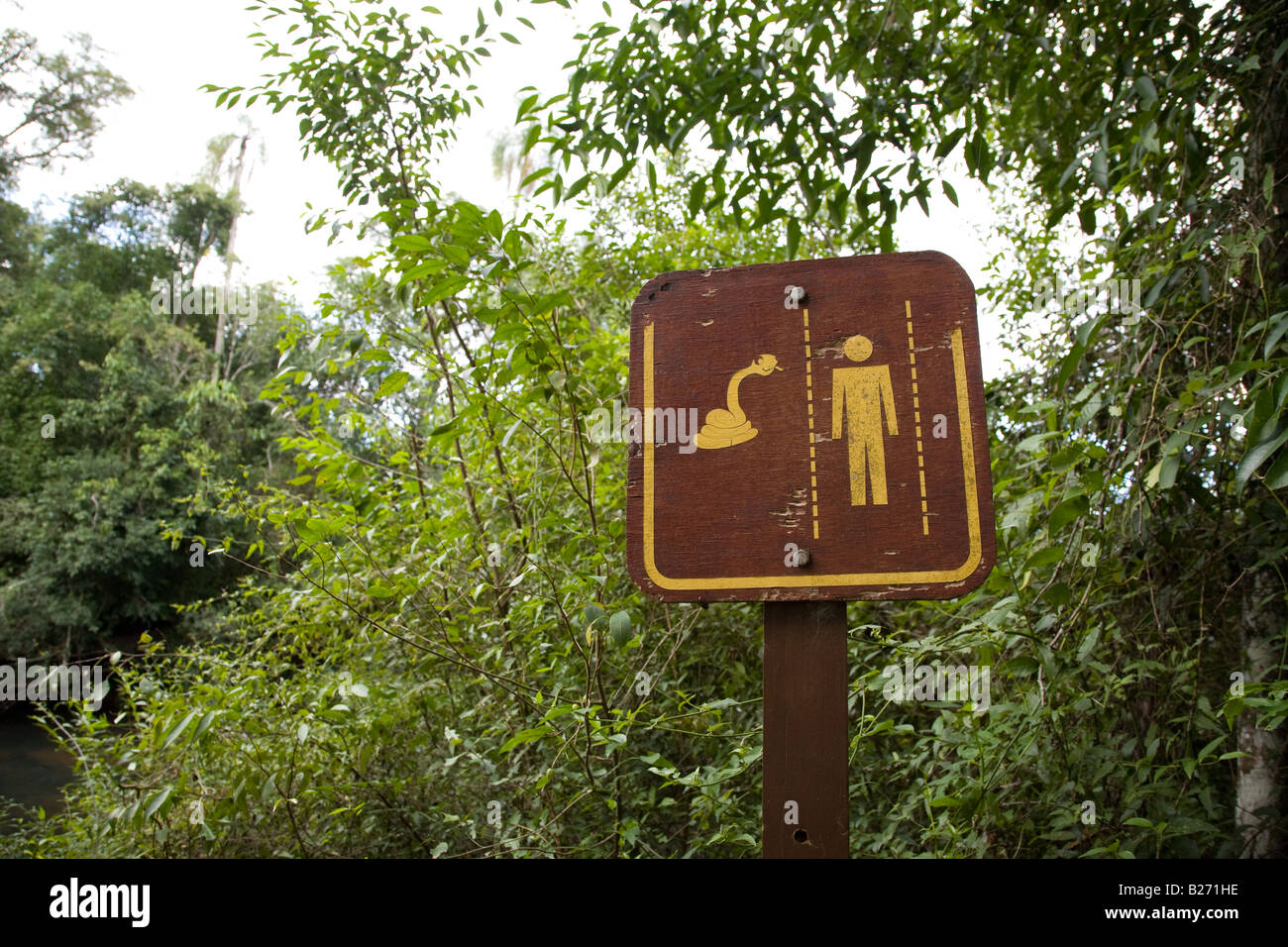 Hüten Sie sich vor Schlangen Zeichen, Argentinien Iguazu National Park Stockfoto