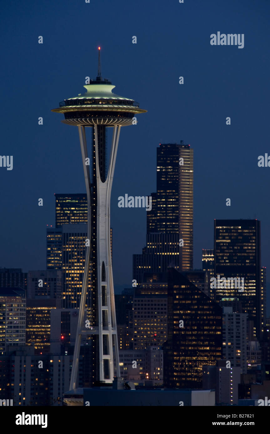 Nahaufnahme von der Seattle Skyline bei Nacht. Stockfoto