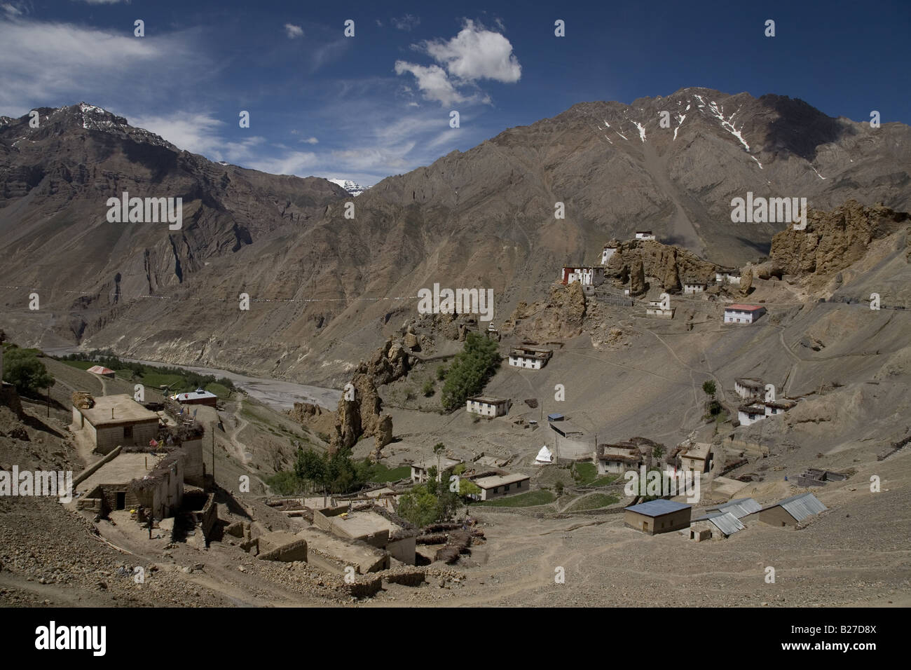 Blick auf Dhankar Dorf (3890m) und Kloster. Spiti Tal, Himachal Pradesh. Indien, Asien. Stockfoto