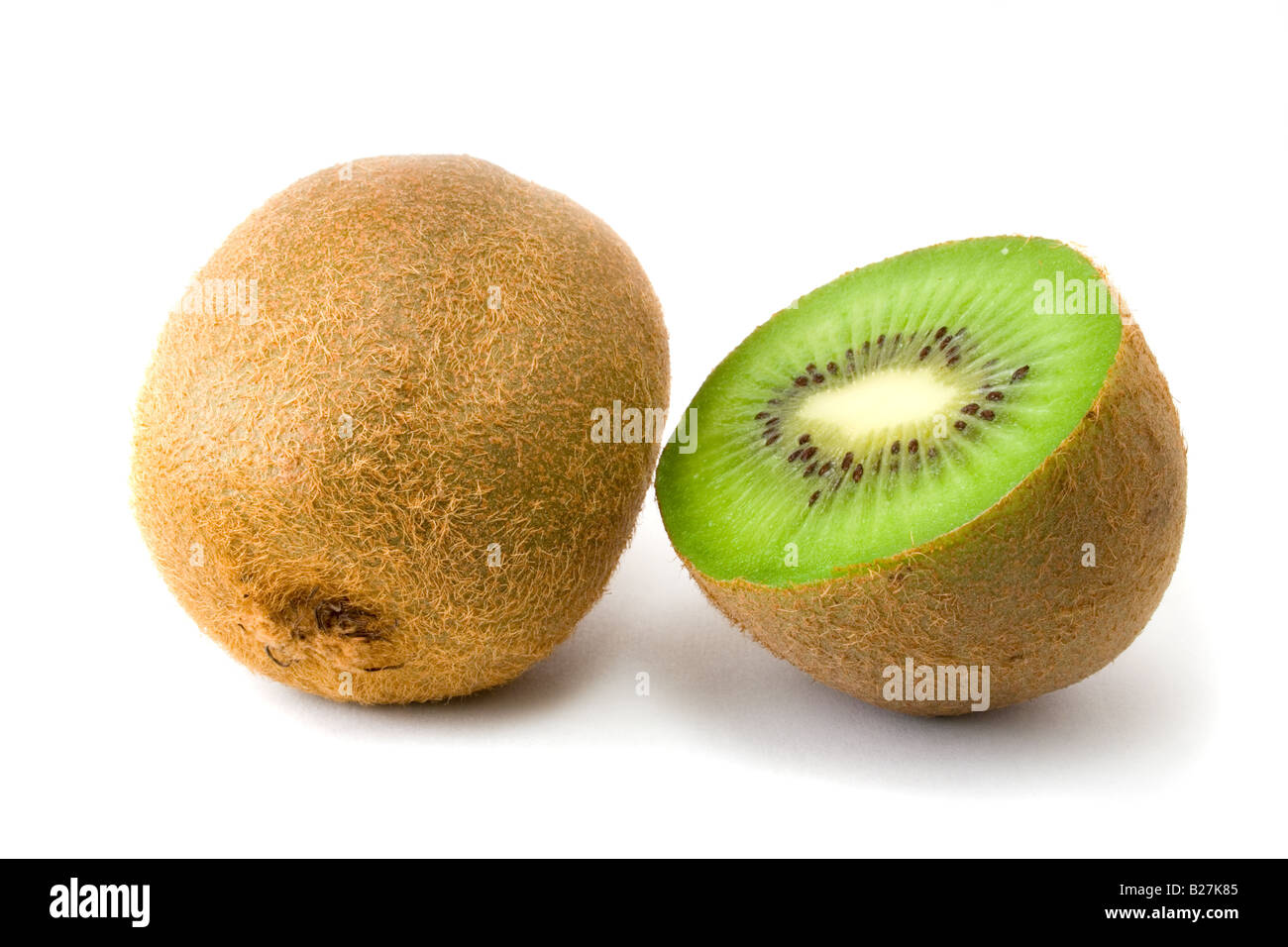 Isolierte Kiwis auf weiß Stockfoto