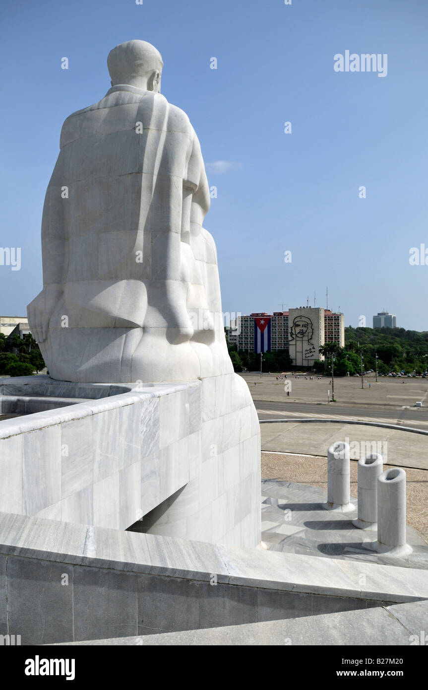 Statue von Jose Marti mit Ministeriodel Interieur und Plaza De La Revolucion in der Rückseite geschliffen Habana-Havanna Kuba Stockfoto