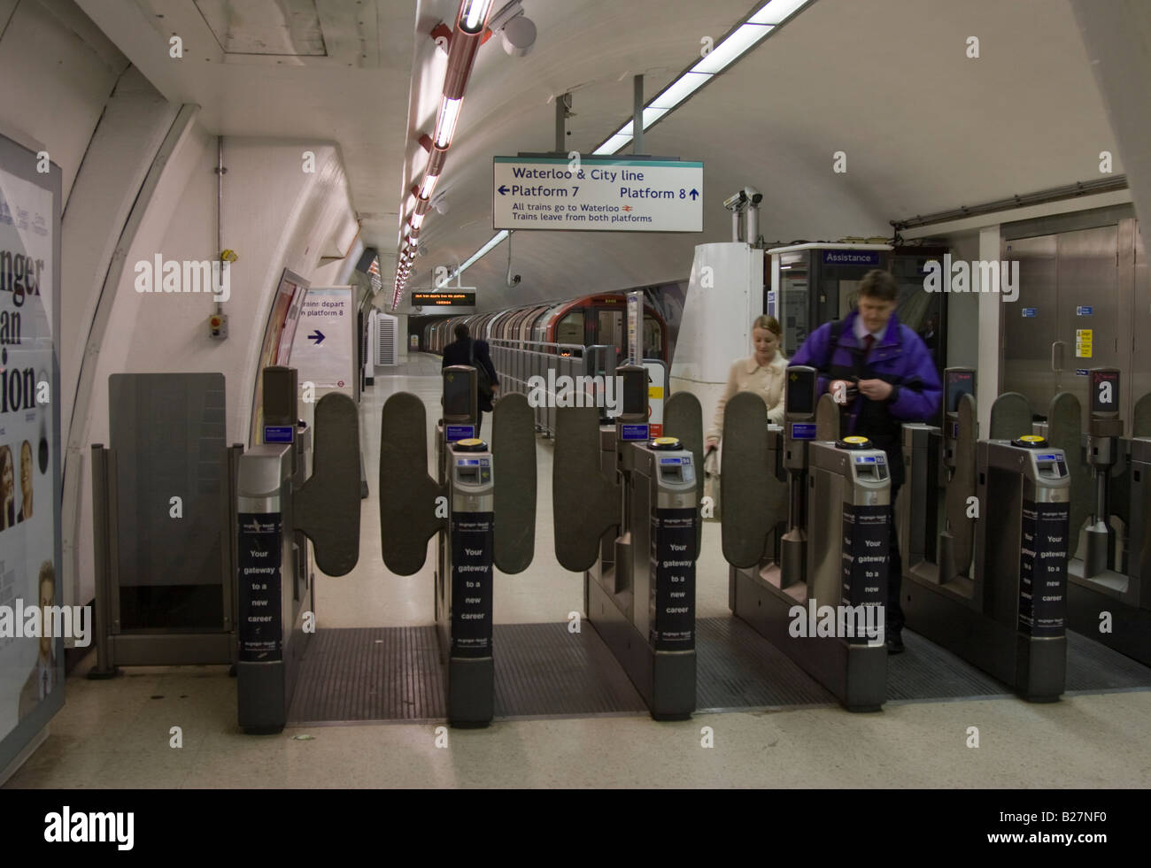 Ticket-Barrieren - Waterloo & City Line - Bank Station - City of London Stockfoto