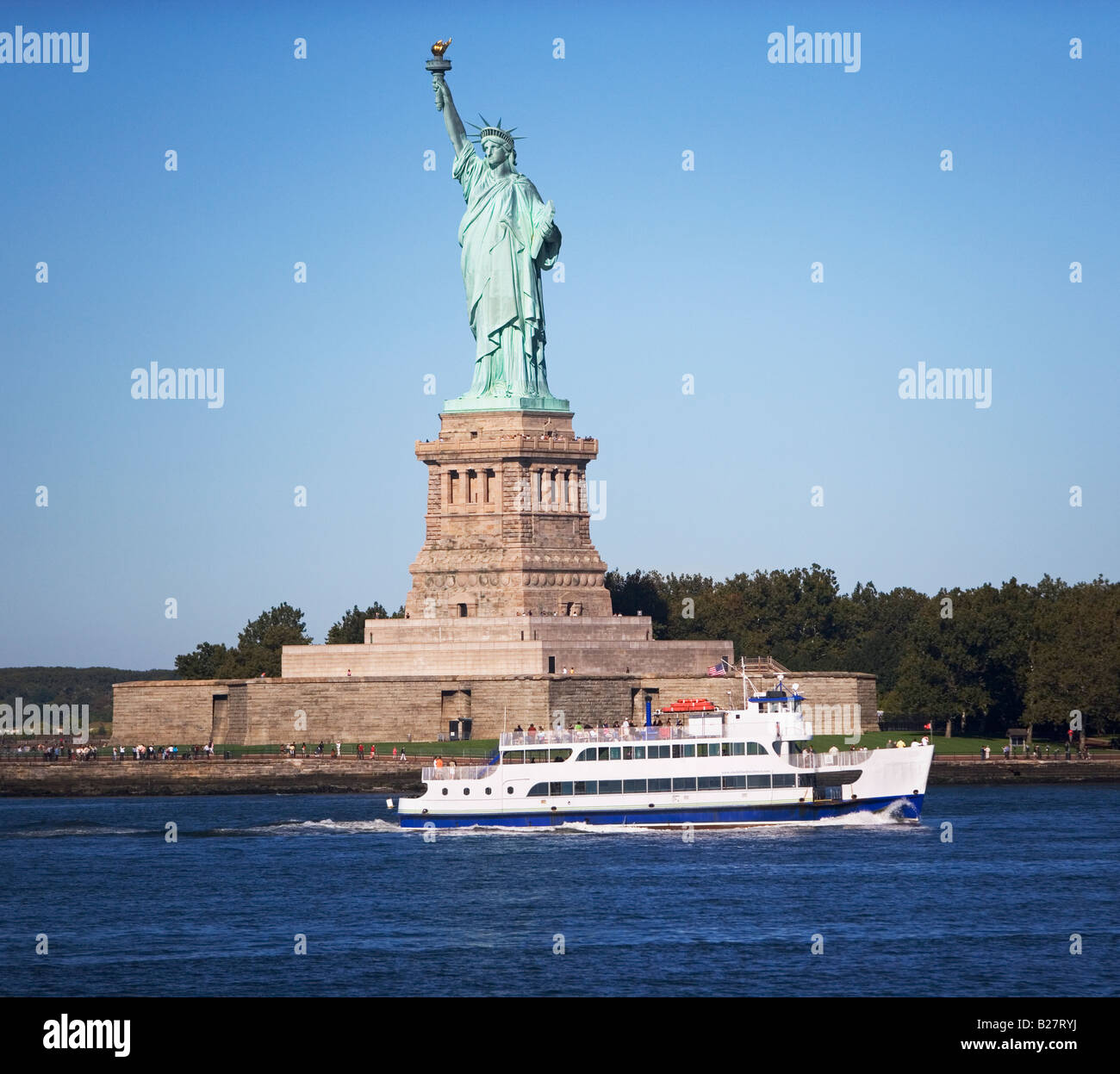 Circle Line Kreuzfahrt vorbei an Statue of Liberty, New York, USA Stockfoto