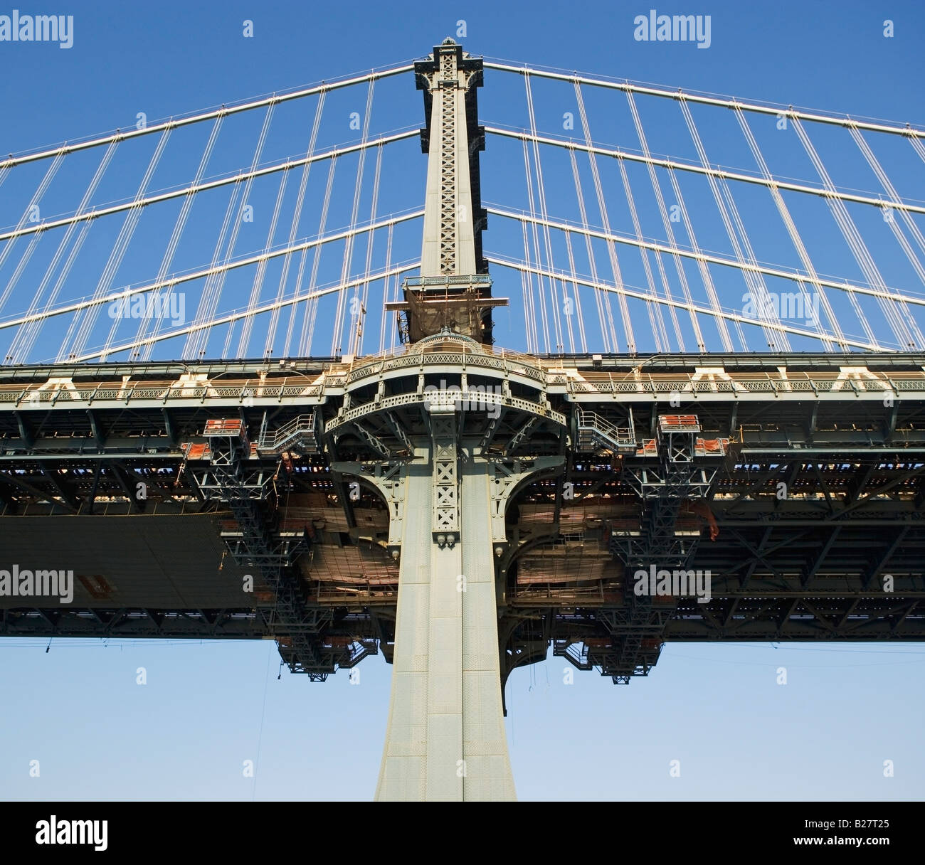Niedrigen Winkel Ansicht der Hängebrücke, New York, Vereinigte Staaten von Amerika Stockfoto