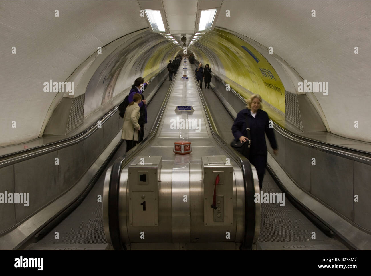 Fahrsteig & City Line London Bank Bahnhof Waterloo Stockfoto
