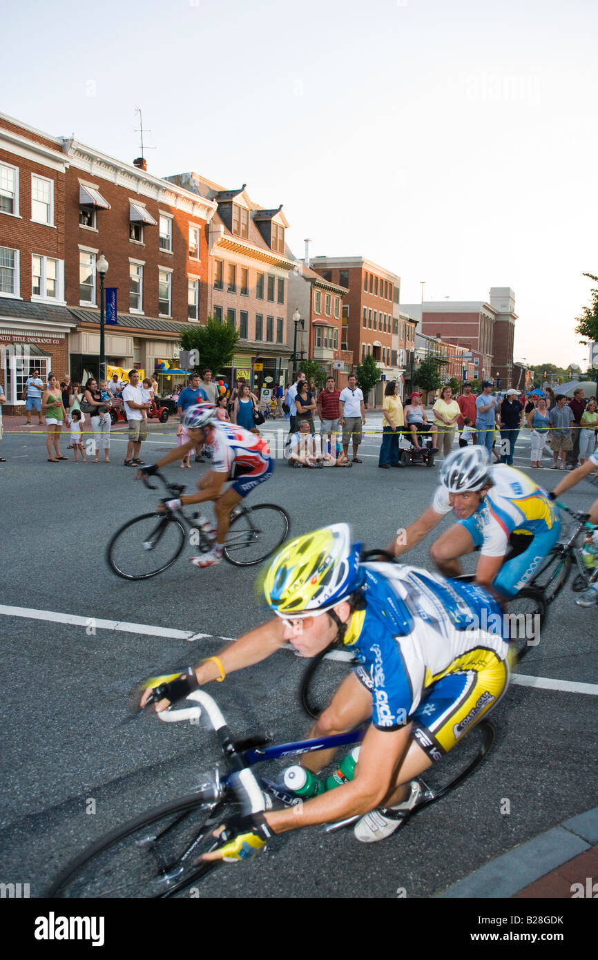 3. jährliche Iron Hill Twilight Criterium, professionelle Radrennen (Rad) durch die Stadt von West Chester, Pennsylvania Stockfoto