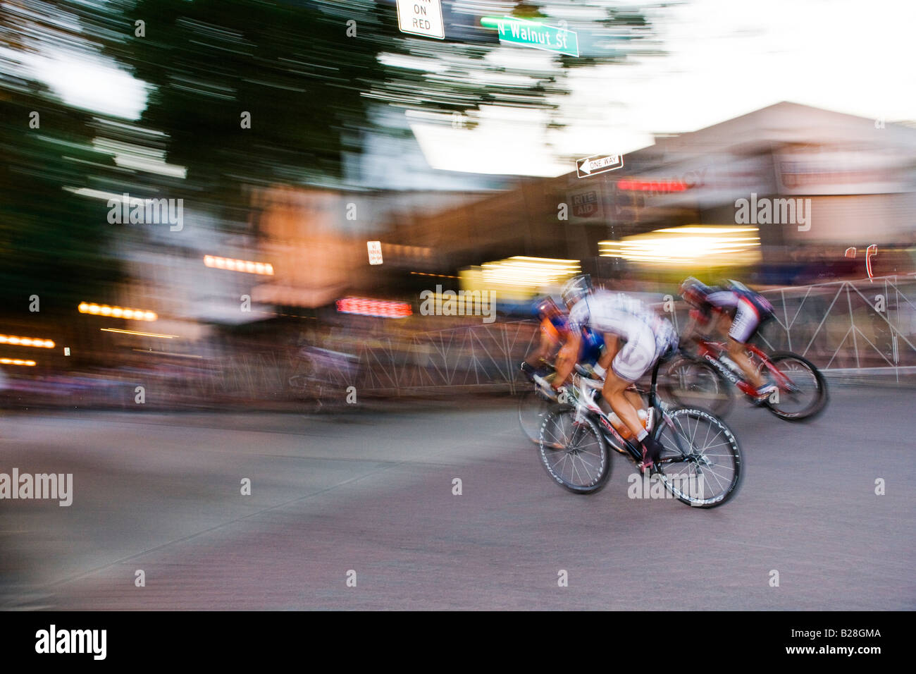 3. jährliche Iron Hill Twilight Criterium, professionelle Radrennen (Rad) durch die Stadt von West Chester, Pennsylvania Stockfoto