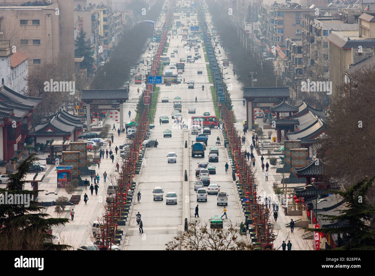 Blick auf Straße in Xian von Dayan Pagode China gesehen Stockfoto