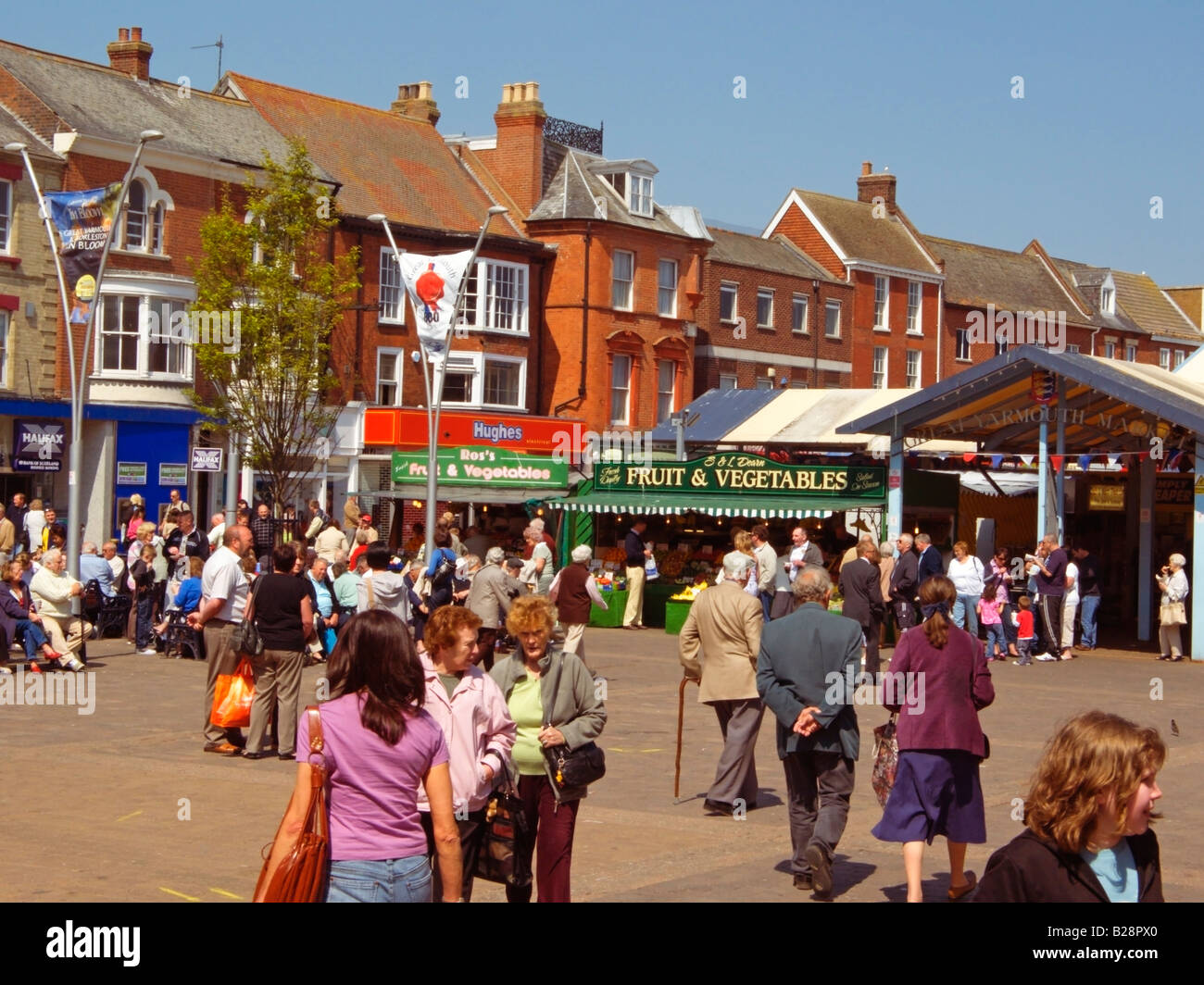 Typischen belebten Stadtzentrum und Marktplatz Szene Great Yarmouth Norfolk England Großbritannien Stockfoto