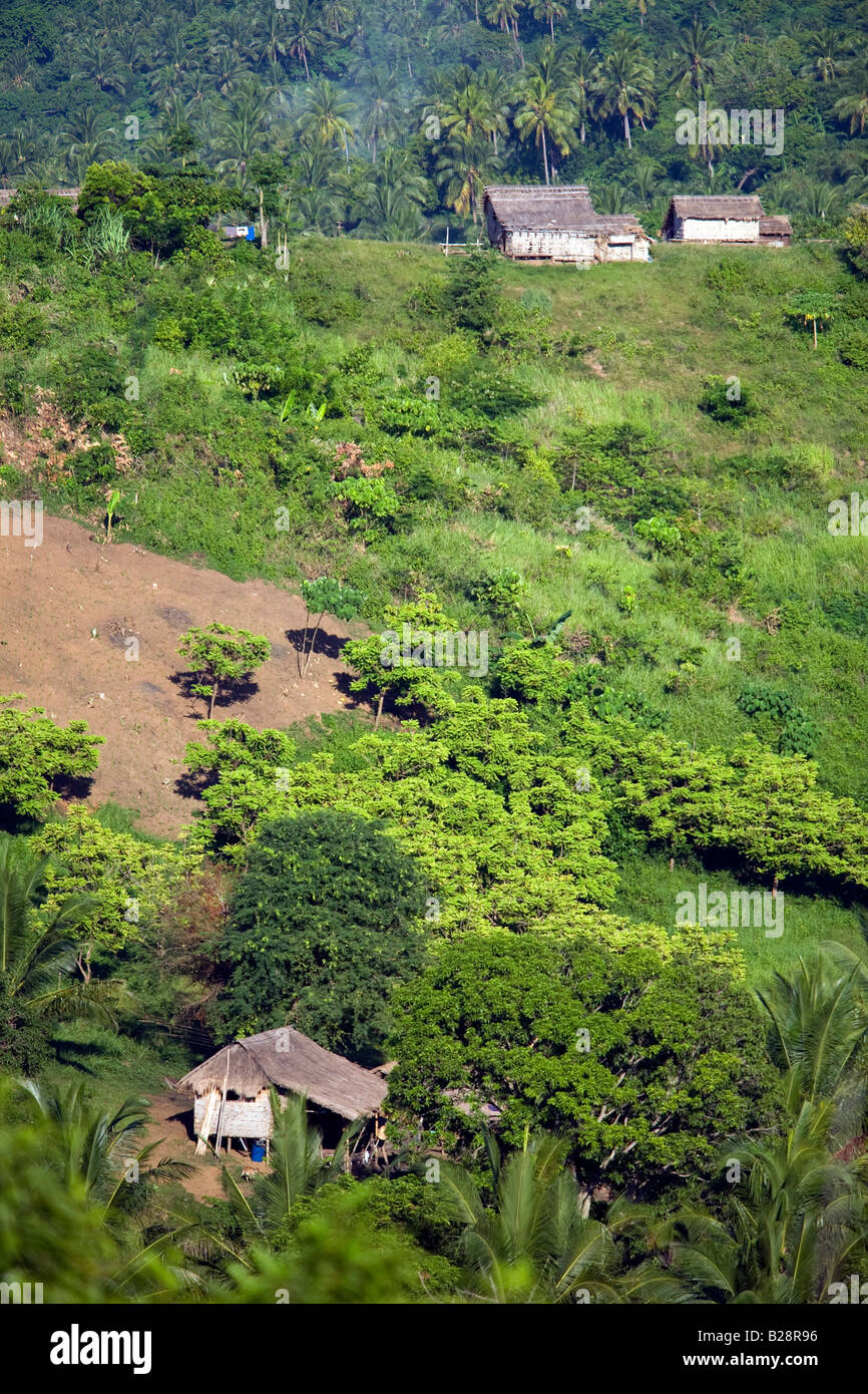 Mangyan Häuser in den Hügeln in der Nähe von Mansalay, Oriental Mindoro, Philippinen. Stockfoto