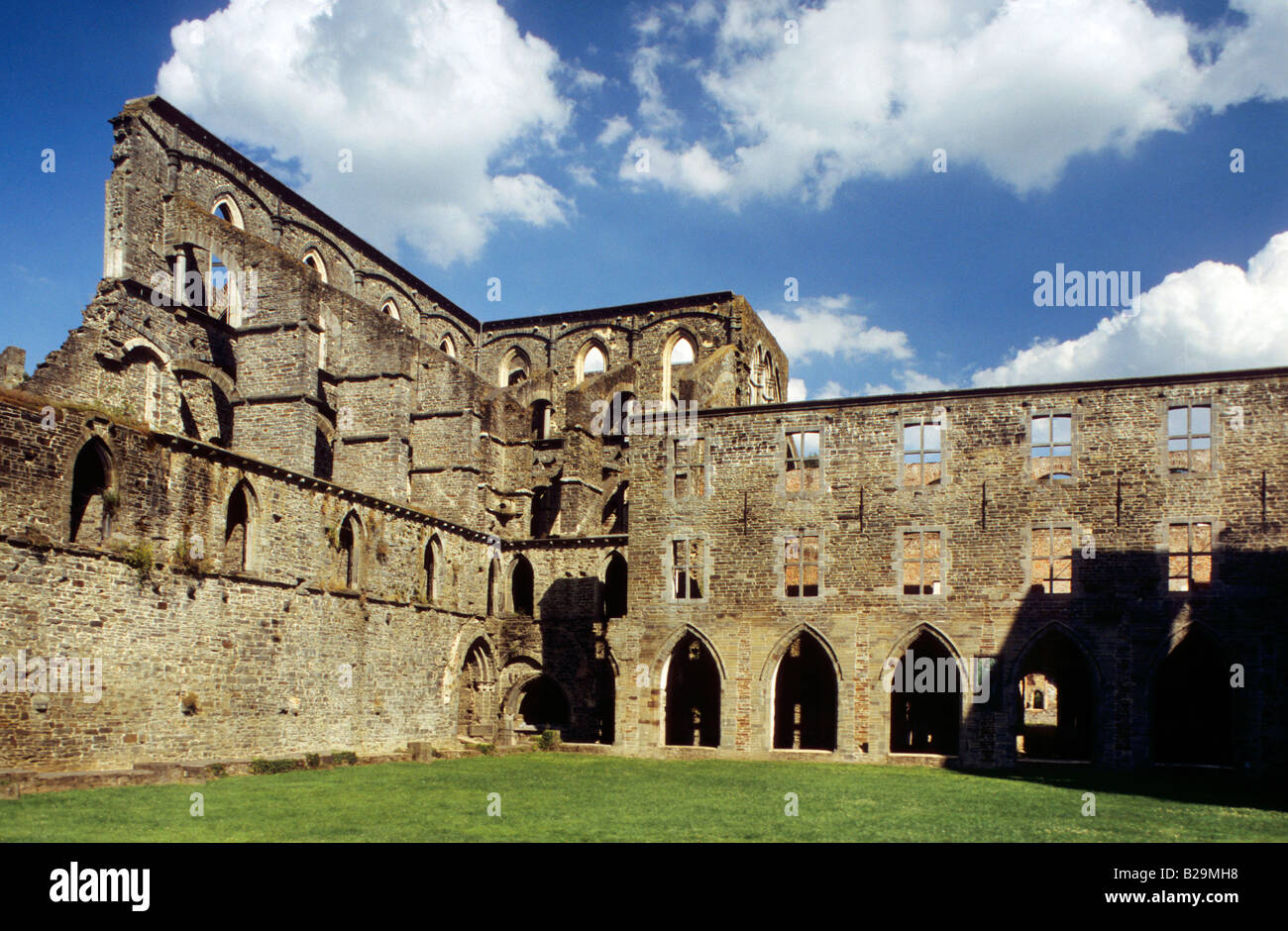 Ruinen / Villers-la-Ville Stockfoto