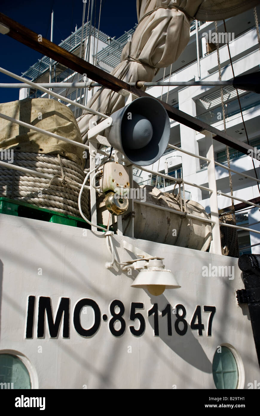 Nahaufnahme von Segelboot der Mast rigging-Ausrüstung Stockfoto