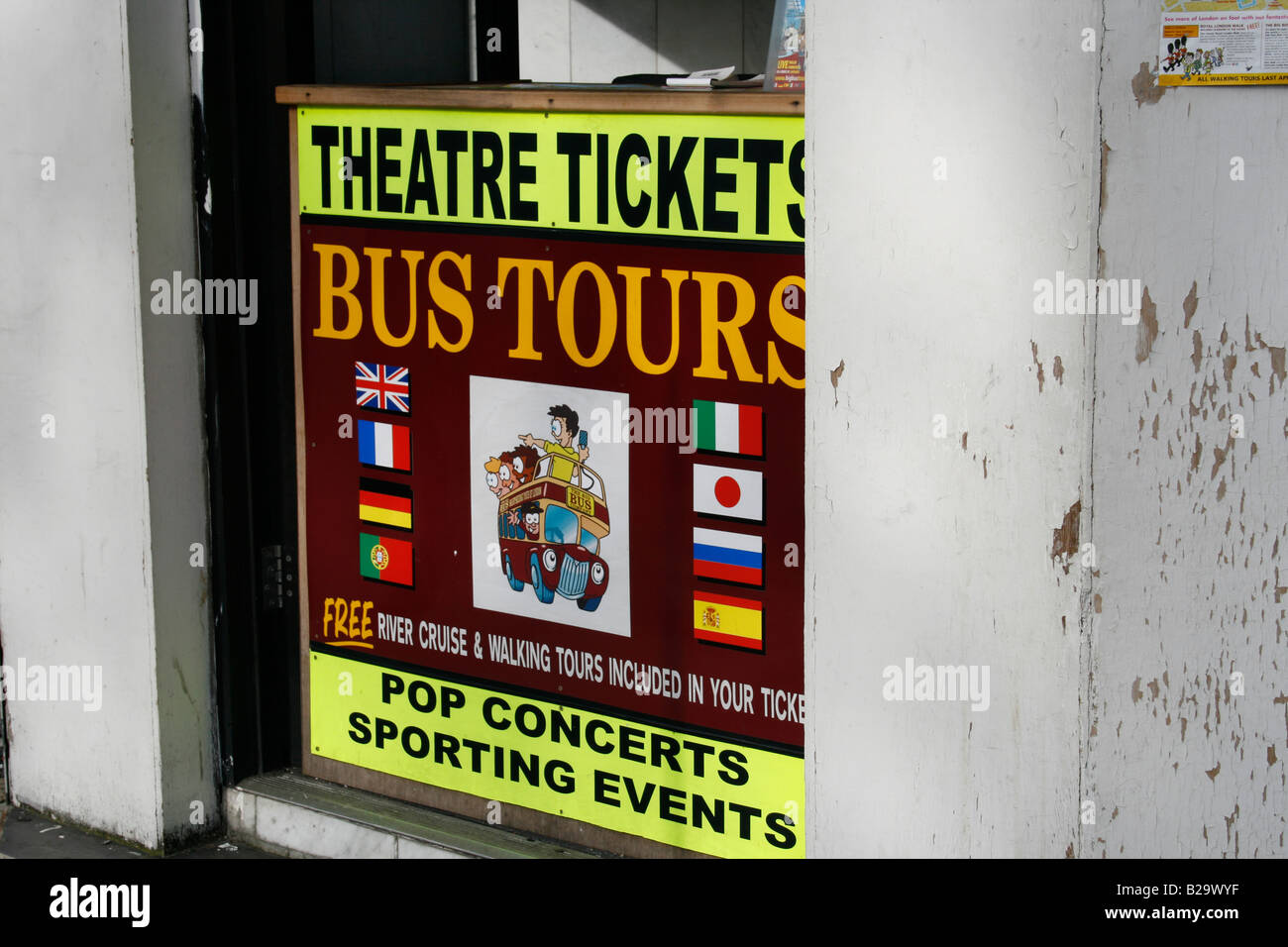 Verkauf von Tickets in London für Touristen Stockfoto