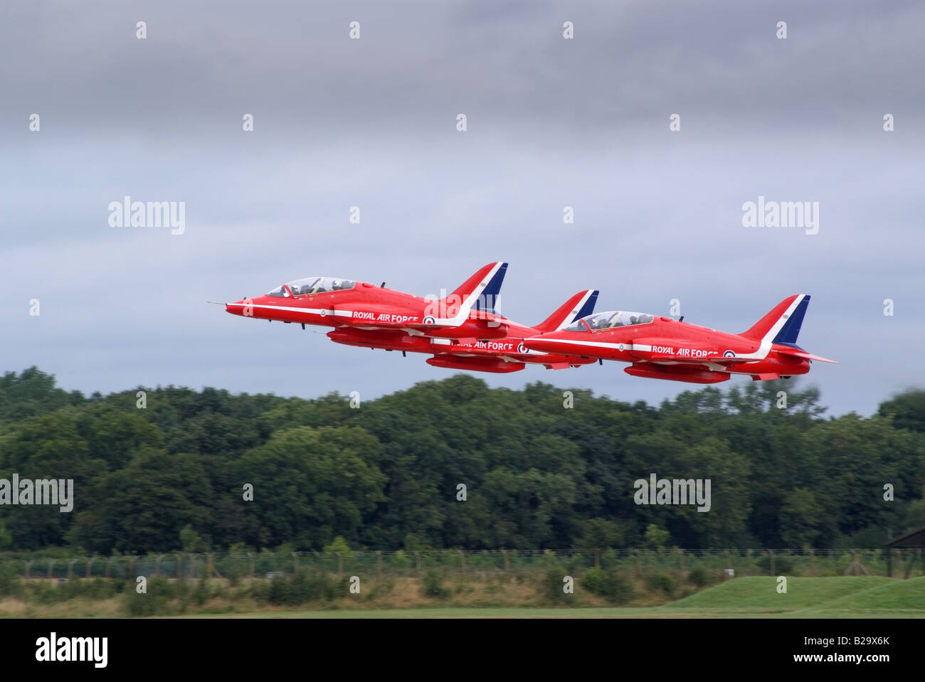 BRITISH AEROSPACE HAWK T1A DER KUNSTFLUGSTAFFEL DER ROYAL AIR FORCE ROTER PFEIL Stockfoto