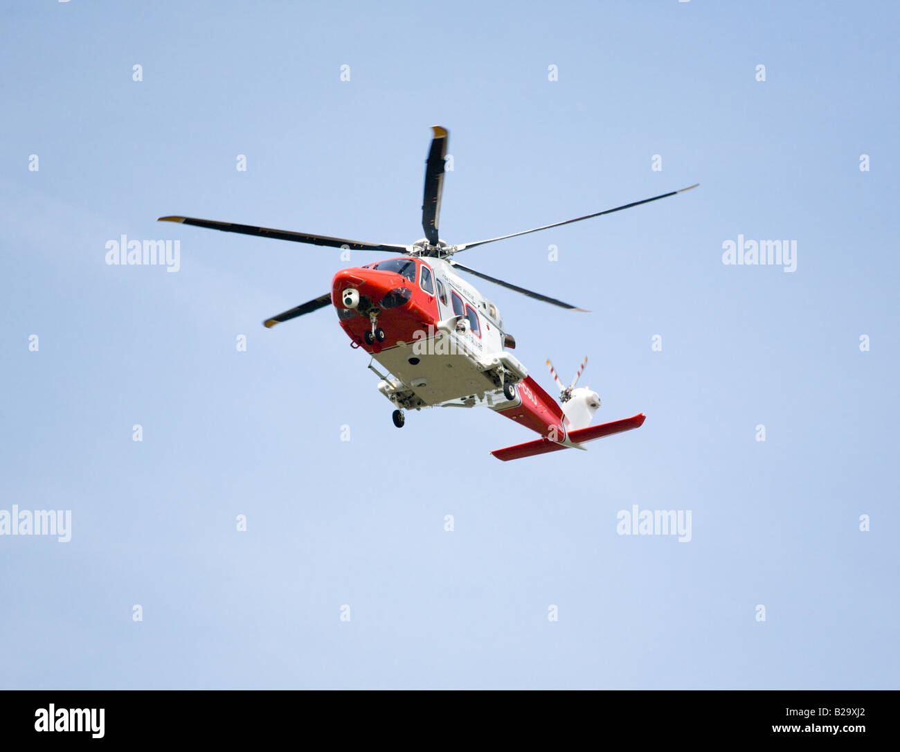 Westland HM Küstenwache Rettung Hubschrauber G-CGIJ hereinkommen, landen am Flughafen Bournemouth, Dorset. VEREINIGTES KÖNIGREICH. Stockfoto