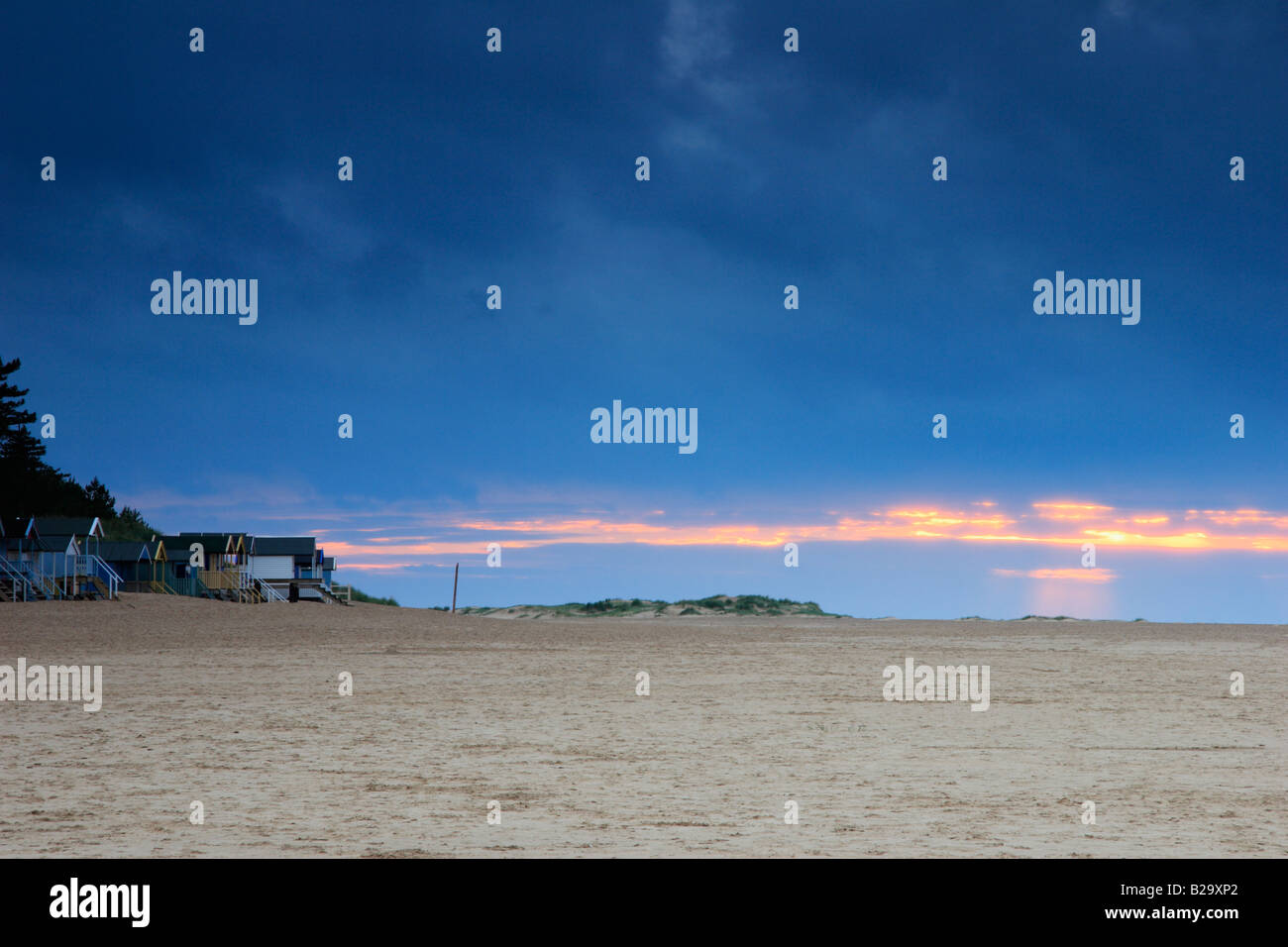 "Brunnen neben das Meer" Strand bei Sonnenuntergang. Stockfoto