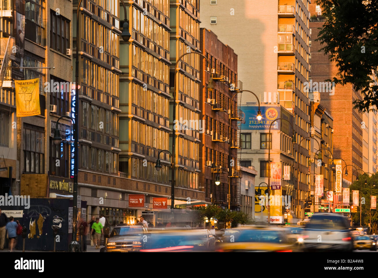 Vierzehnte Street in der Nähe von Sixth Avenue New York City Stockfoto