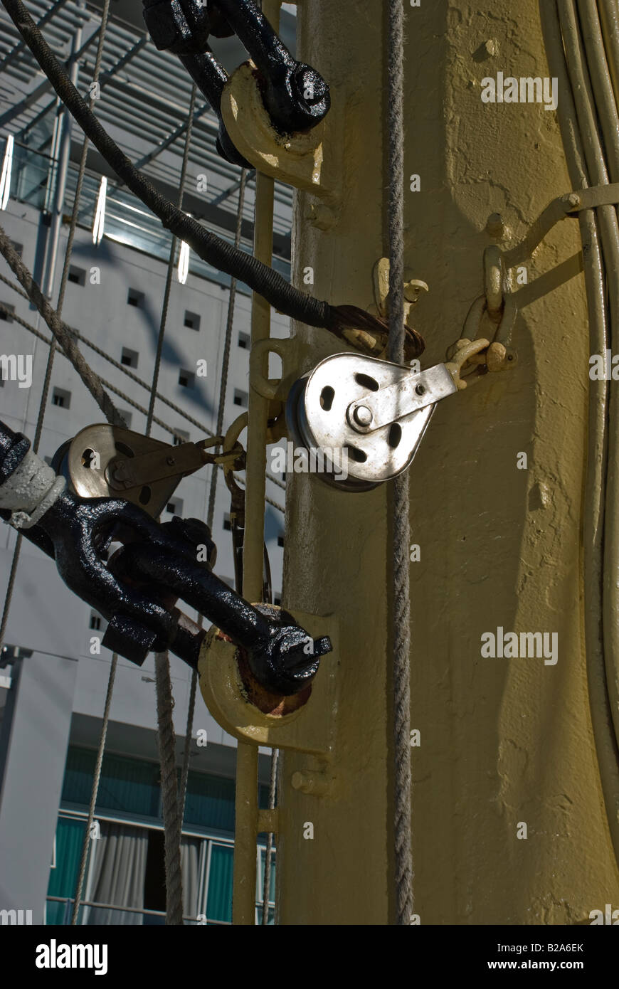 Nahaufnahme von Segelboot der Mast rigging-Ausrüstung Stockfoto