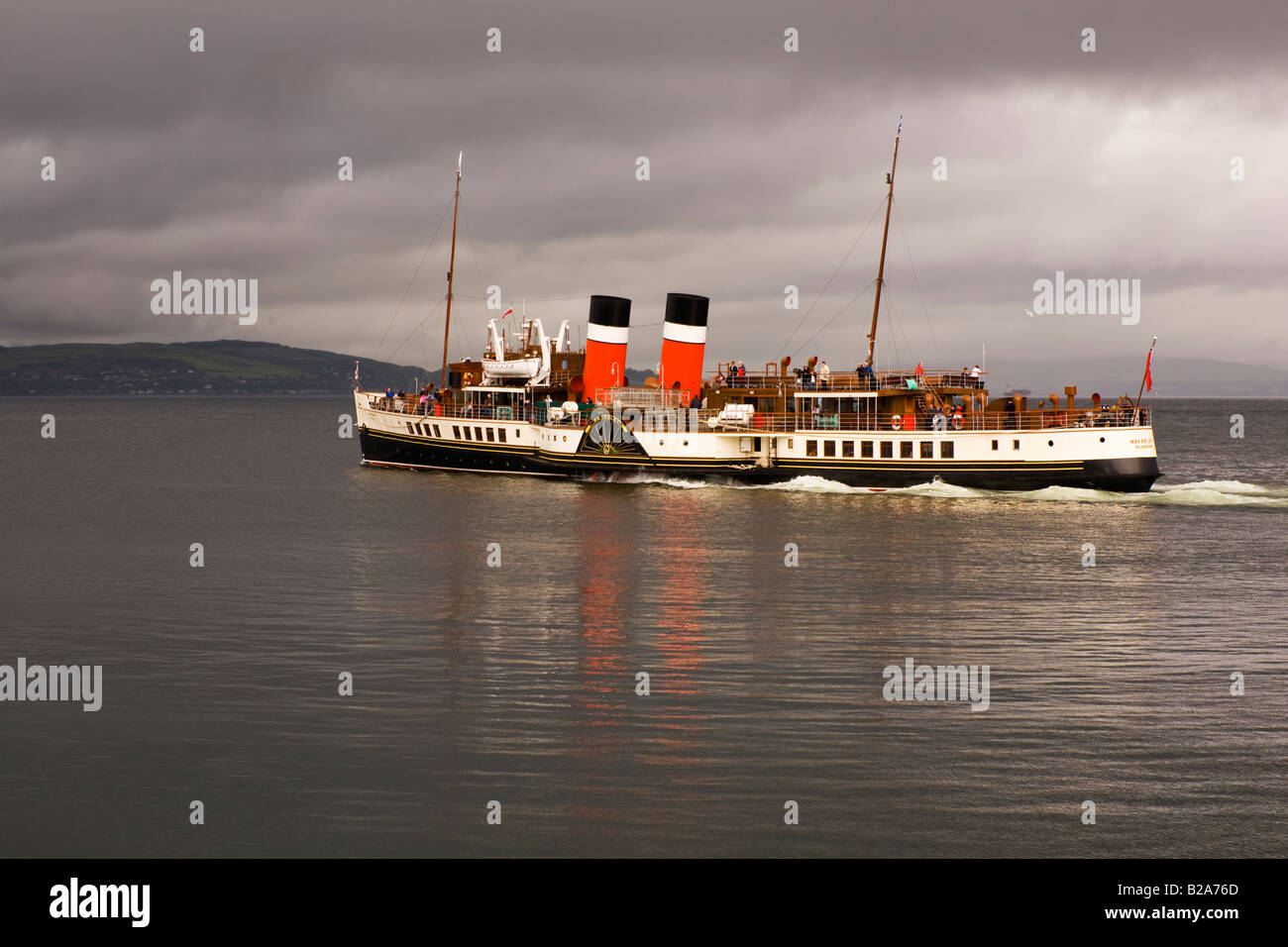 PS Waverley verlässt Dunoon auf dem Fluss Clyde, Schottland Stockfoto