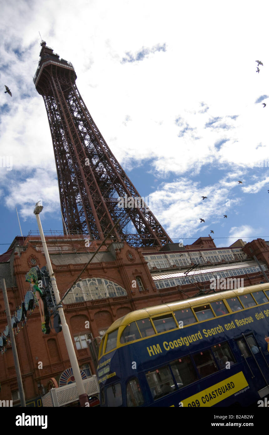 Blackpool Tower und der Tower Lounge und Ballsaal Lancashire Stockfoto