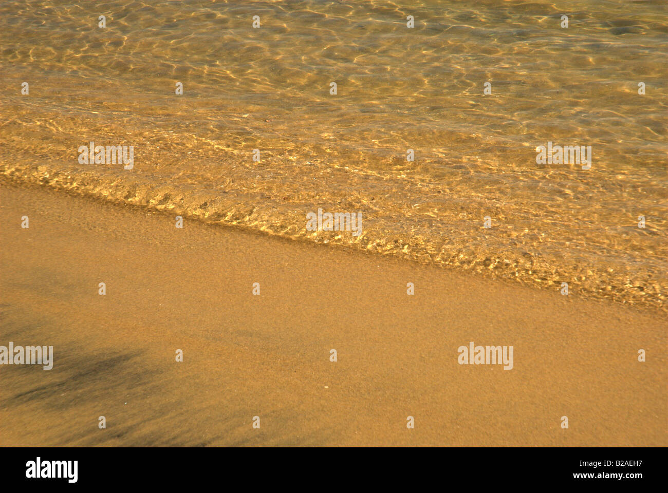 Sand und Meer Wasser an einem Strand in Brasilien Ilha Grande Bay Strand ohne Verschmutzung Angra Dos Reis Brasil Stockfoto