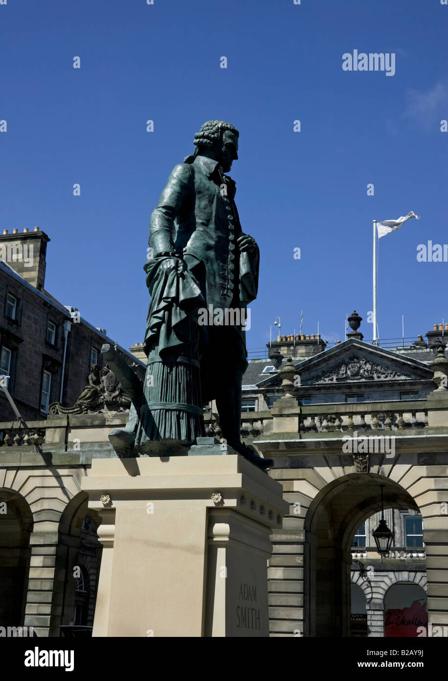 Statue von Adam Smith, High Street, Royal Mile Edinburgh, Schottland, UK, Europa Stockfoto