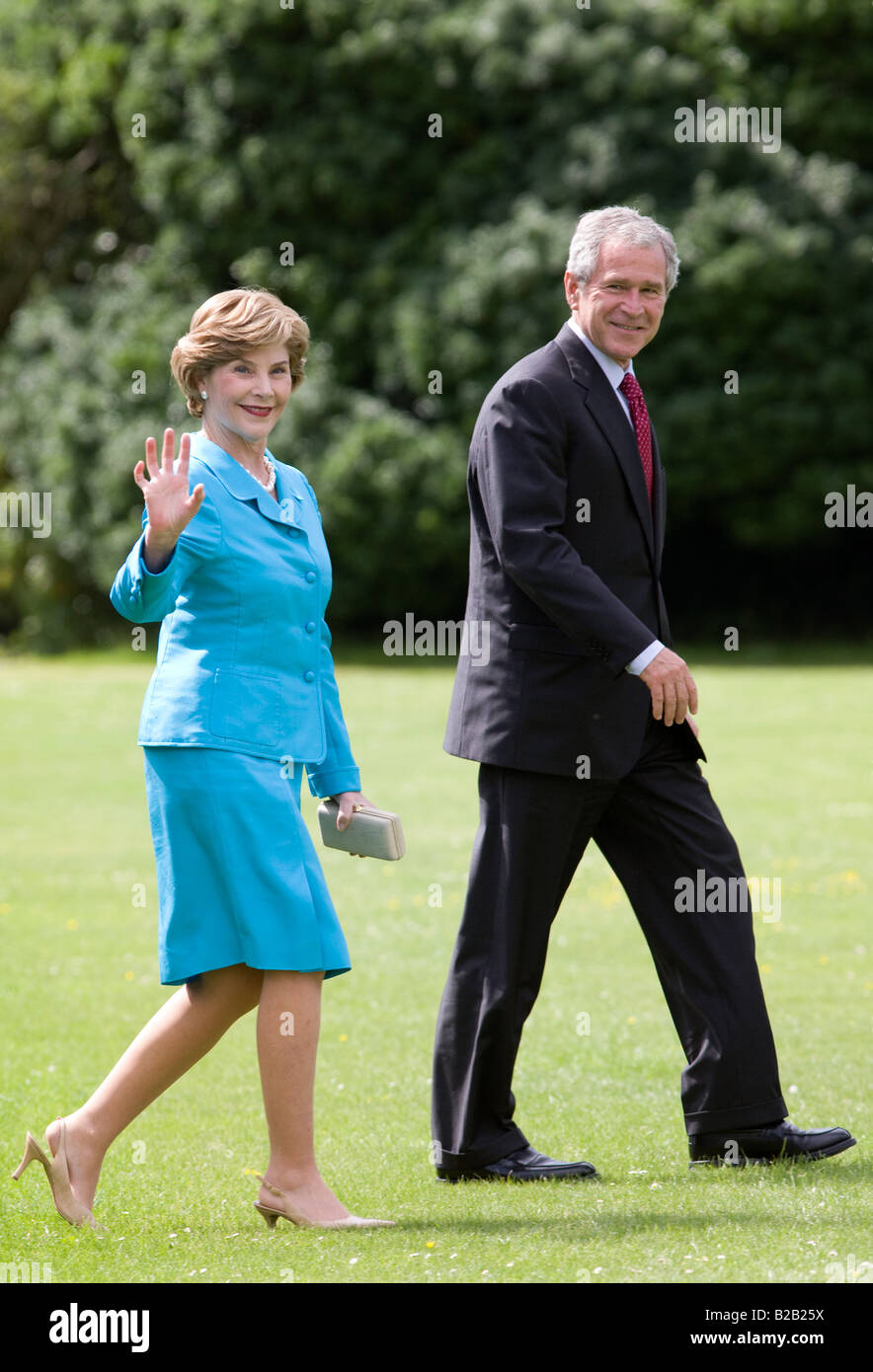 Präsident George w. Bush und seiner Frau First Lady Laura Bush in England, United Kingdom Stockfoto