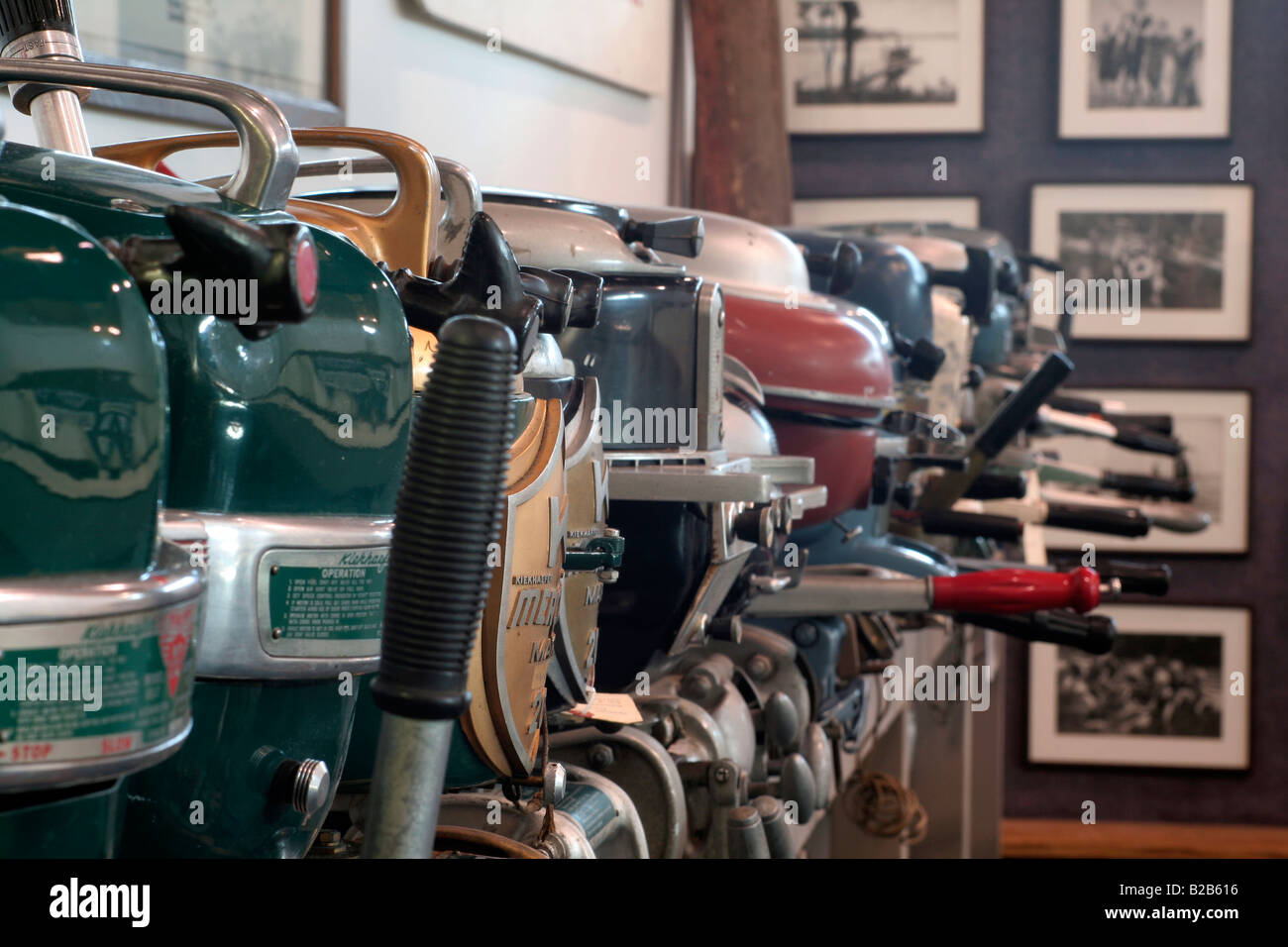 Alten Außenborder Motoren Iowa Great Lakes Maritime Museum Stockfoto