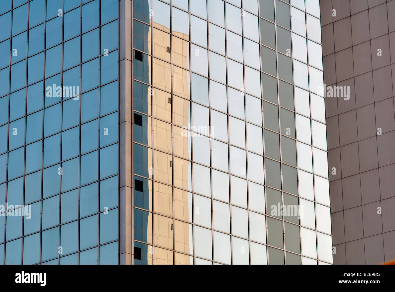 Modernes Gebäude Glas beitragen, Heizung Klima, vor allem in Jakarta Central Business District Stockfoto