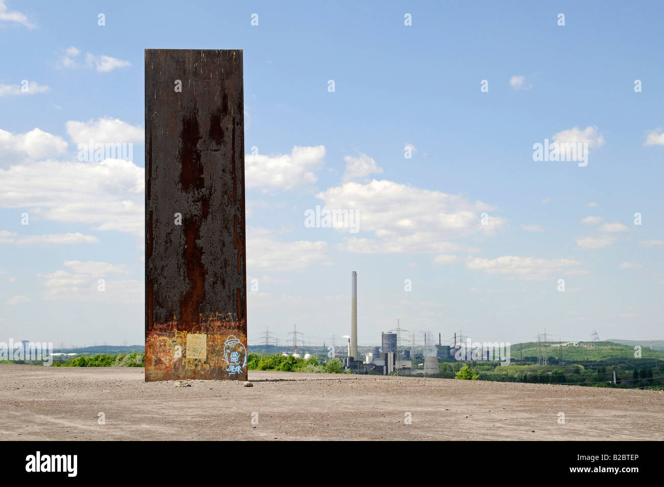 Stahl-Skulptur, Bramme von Richard Serra, Schurenbachhalde, Ruhrgebiet, Essen, Nordrhein-Westfalen, Deutschland, Europa Stockfoto
