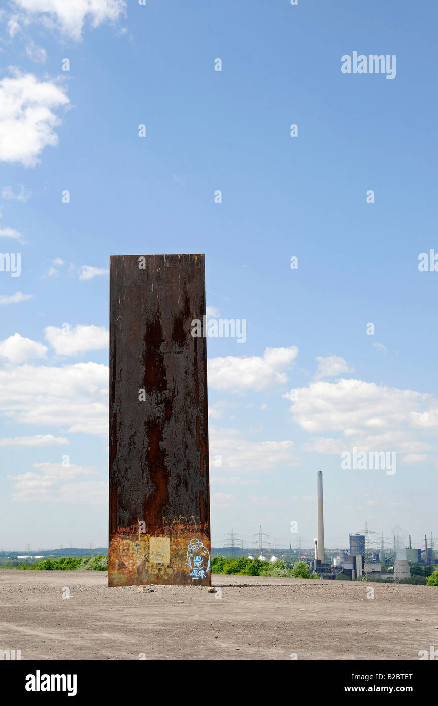 Stahl-Skulptur, Bramme von Richard Serra, Schurenbachhalde, Ruhrgebiet, Essen, Nordrhein-Westfalen, Deutschland, Europa Stockfoto