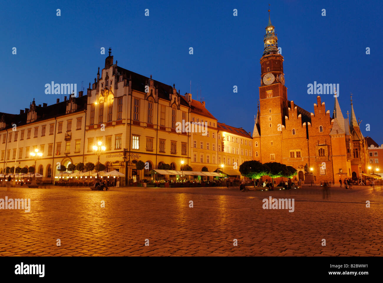 Historisches Rathaus, Tuchhallen, Gewandhaus oder Tuchmacher Hall, Marktplatz, Rynek Wroclaw/Breslau, Schlesien, Polen, Europa Stockfoto
