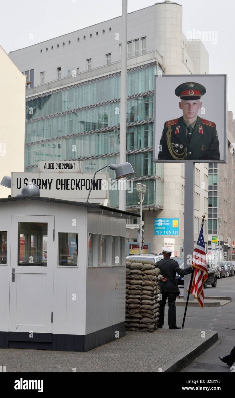 Checkpoint Charlie, ehemaliger Grenzübergang, Berlin, Deutschland, Europa Stockfoto