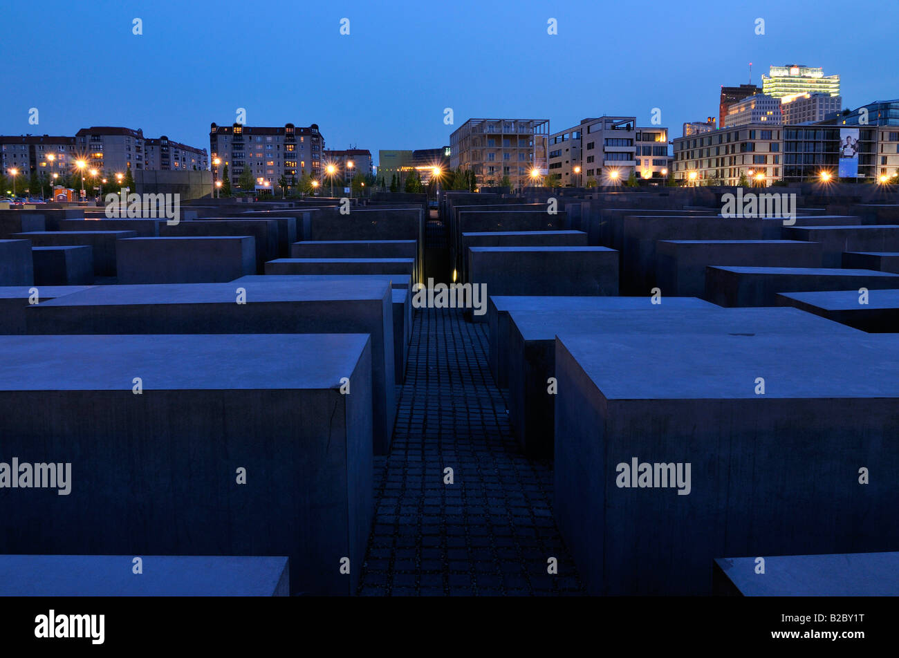 Holocaust-Mahnmal in der Abenddämmerung, Denkmal für die ermordeten Juden Europas, Berlin, Deutschland, Europa Stockfoto