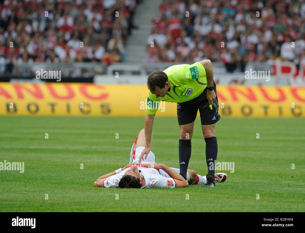 vfb-stuttgart-players-mario-gomez-fotos-und-bildmaterial-in-hoher