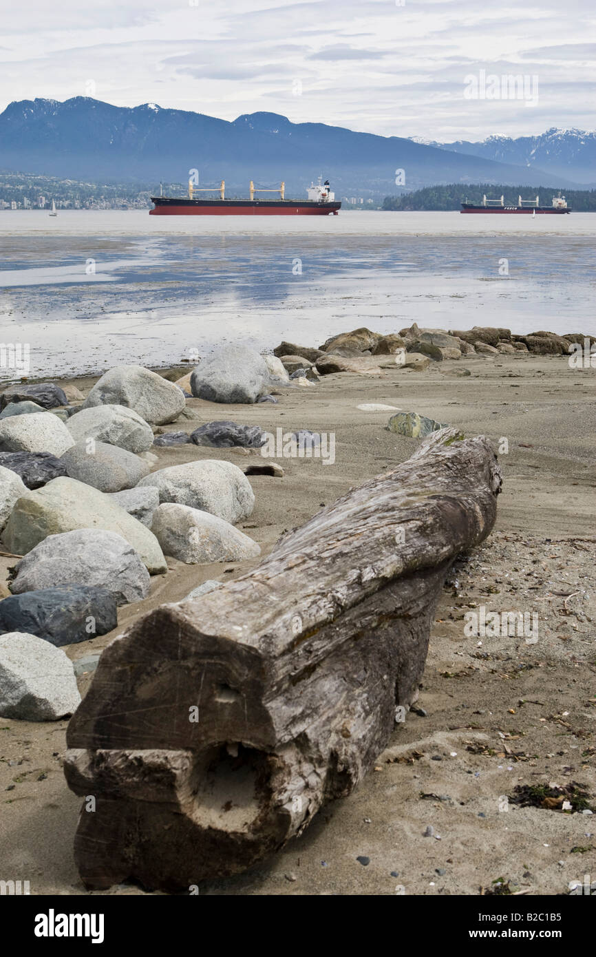 Jericho Beach Park, Öltanker, Verankerung, Skyline von Vancouver in den Rücken, Britisch-Kolumbien, Kanada, Nordamerika Stockfoto