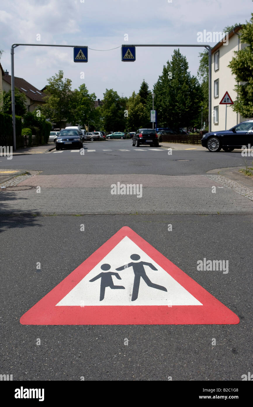 Seien Sie sich bewusst der Kinder Straße Kennzeichnung, Deutschland, Europa Stockfoto