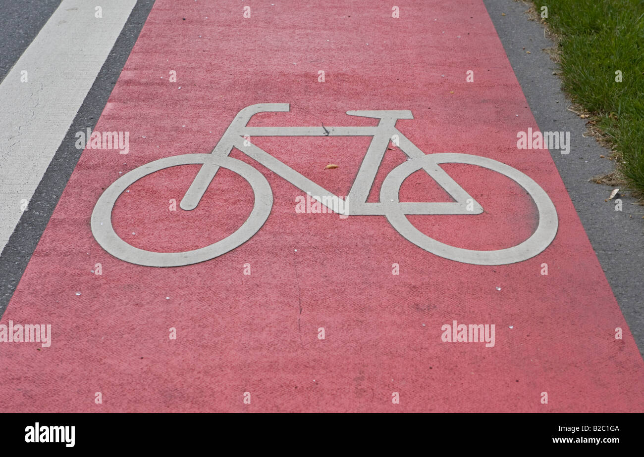 Bike Lane Straße Kennzeichnung, Deutschland, Europa Stockfoto