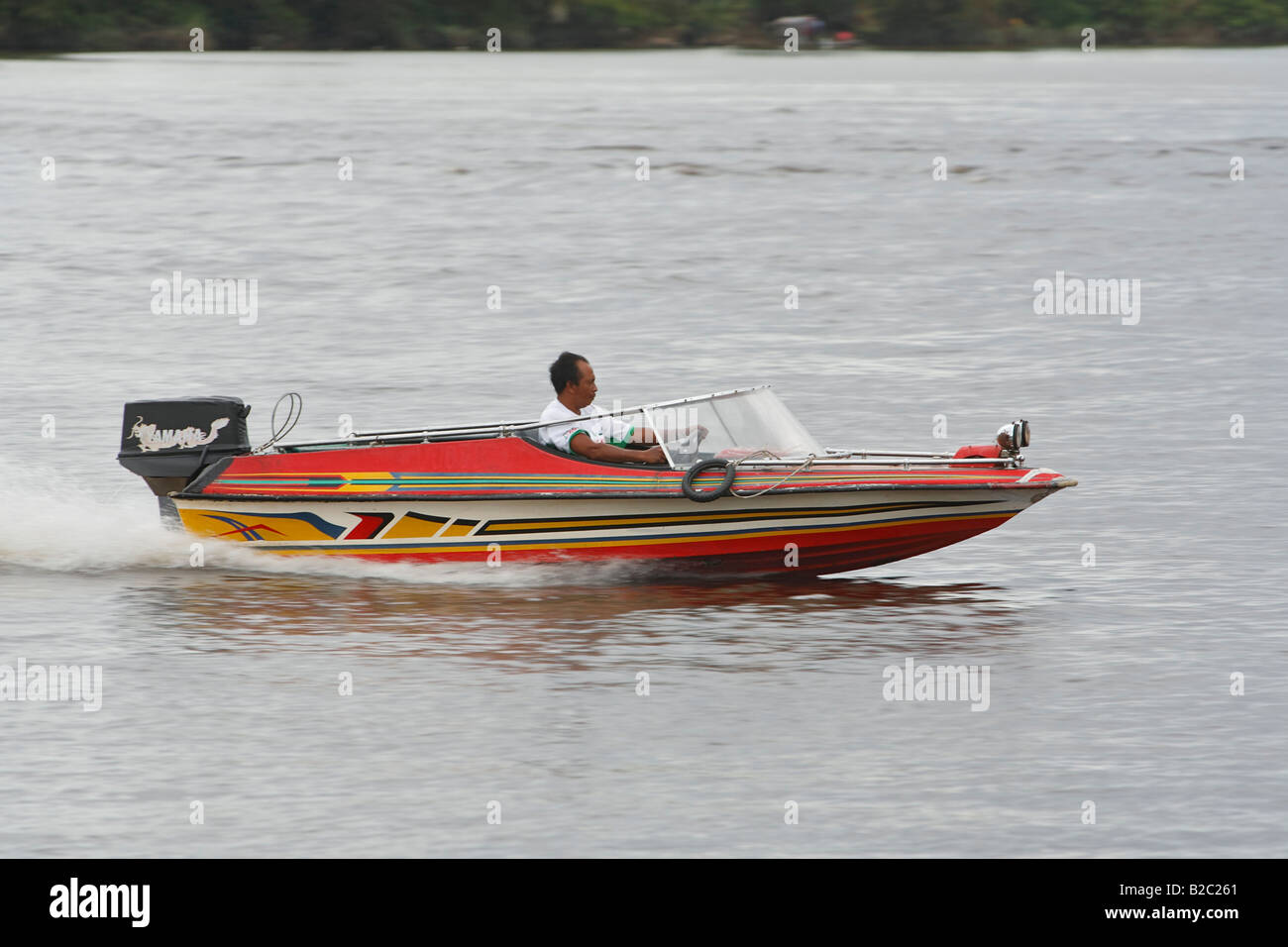 Mit dem Schnellboot, Sungai Kapuas River, Sintang, West-Kalimantan, Borneo, Indonesien, Asien Stockfoto