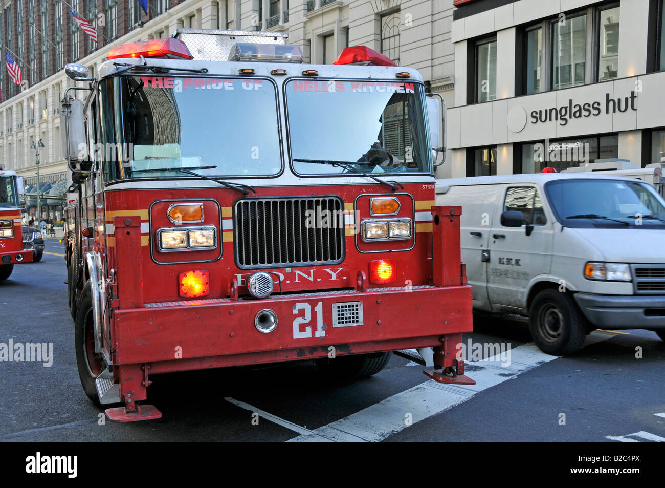 Feuerwehrauto, Leiter 21, New York City Fire Department oder die Feuerwehr der Stadt New York, FDNY, professionelle Feuer briga Stockfoto