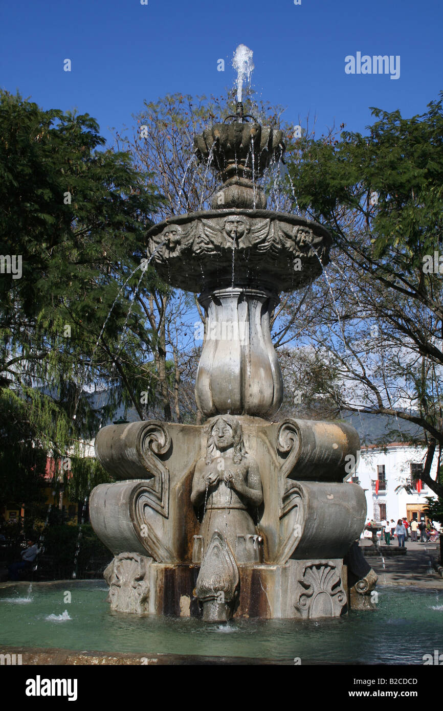 Ein Brunnen im Parque Central in Antigua Guatemala Stockfoto